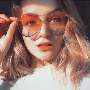 Meet your Posher, Kayla